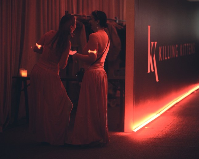 ?Laksujärjekorrad, viinamarjad ja peenisemassaaži tunnid: minu nädalavahetus seksiretriidil?