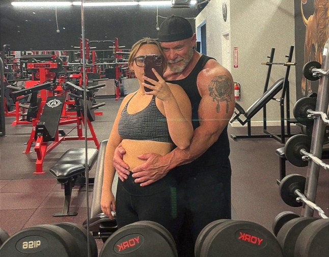 PILT Kennedy Newsilt/@han.anh.kd (PILDIL: HANNAH DICKSON, 23, KOOS OMA POISSA CHRIS WILLINGHAMI, 57) 23-aastane naine suhtleb pidevalt vanemate meestega, kuna temavanused poisid on liiga 