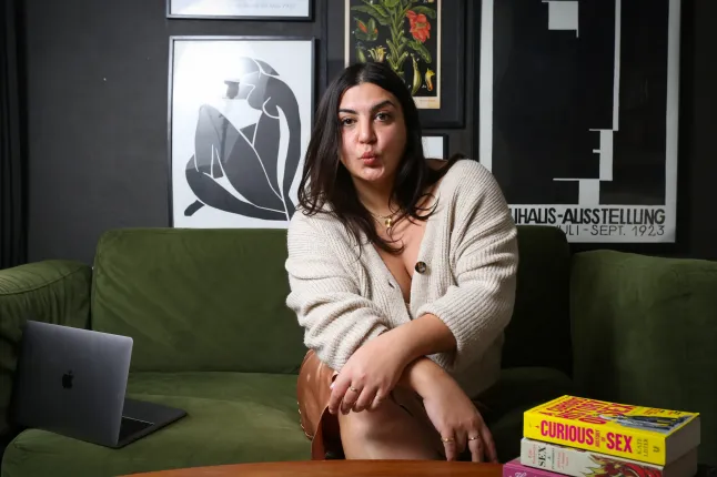 Rachel Adamsi pildistas Almara Abgarian kodus Claphamis