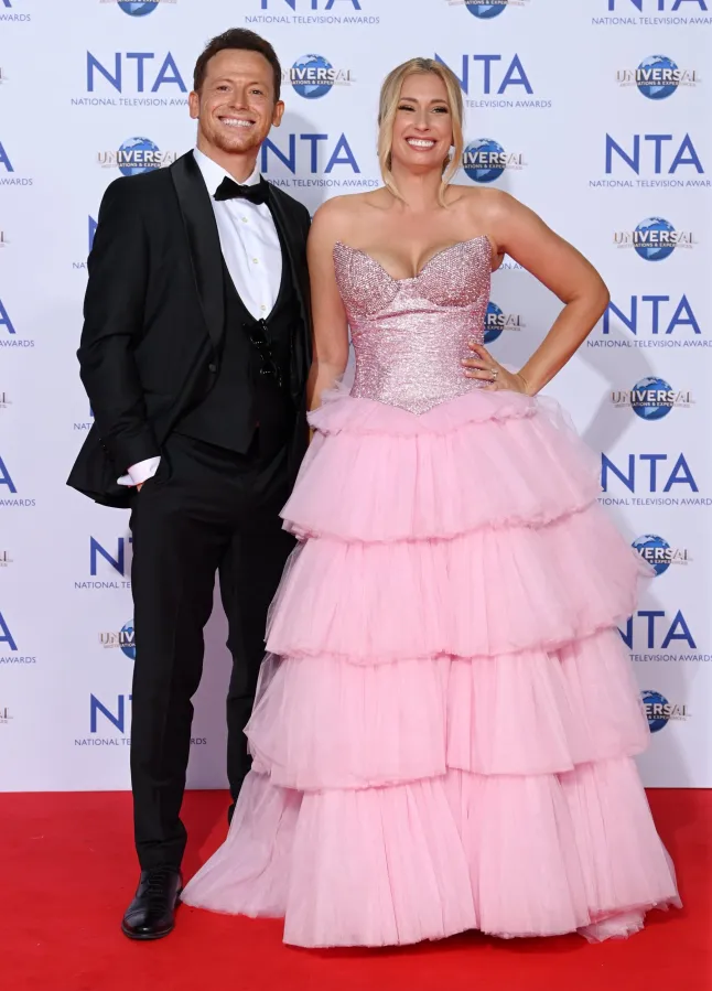 Kohustuslik krediit: David Fisheri/Shutterstocki foto NTA jaoks (14076301gk) Joe Swash ja Stacey Solomon 28. National Television Awards, saabumine, The O2, London, Ühendkuningriik – 5. september 2023
