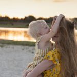 Ema juuksed, milline kirg! Sellepärast on see lapsele hea