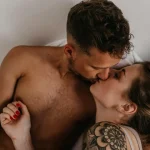 Lärmakad sisselülitatud naised armastavad, kuid mehed peavad neid "piinlikuks"