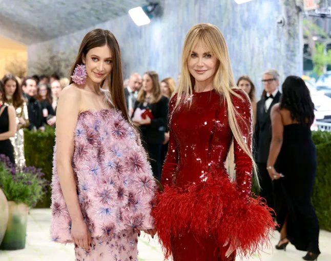 NEW YORK, NEW YORK – 4. MAI: (LR) Sunday Rose Kidman Urban ja Nicole Kidman osalevad 2026. aasta Met Gala tähistamisel 